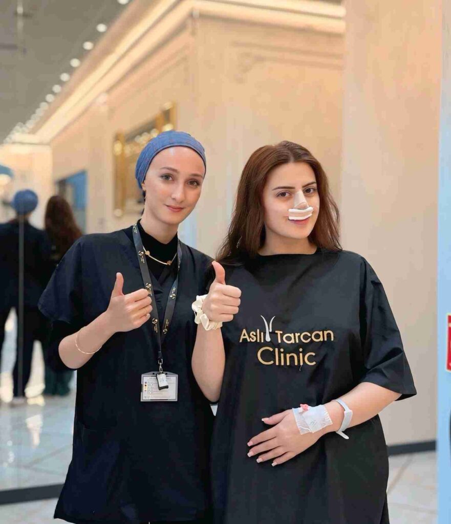 Bild eines Patienten nach einer Nasennachkorrektur.